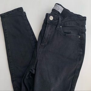 Black Jeans w/ Ripped Knees